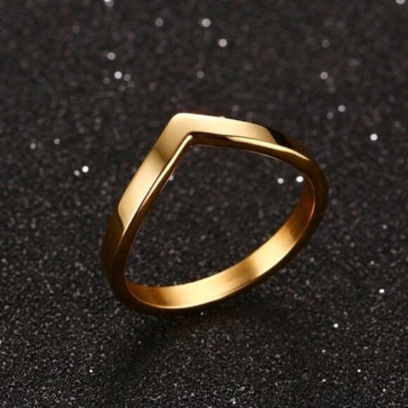 Gold Flat Chevron Curved V Ring - Picture 4 of 11